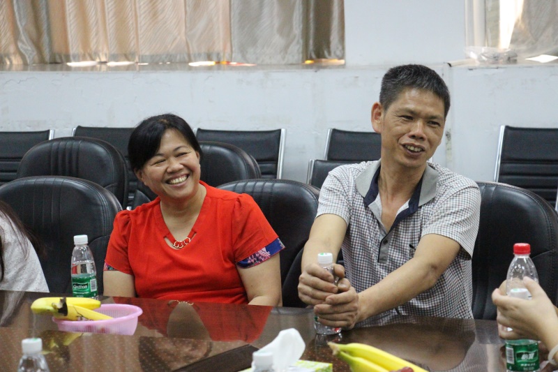 家长们喜笑颜开